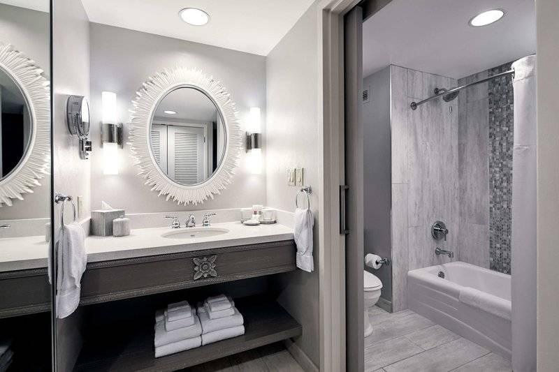 Loews Royal Pacific Resort at Universal Orlando Resort