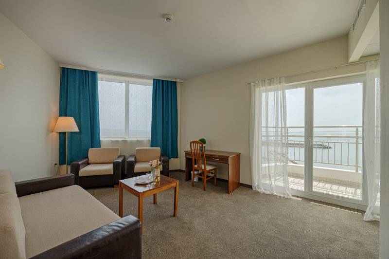 Berlin Golden Beach Hotel