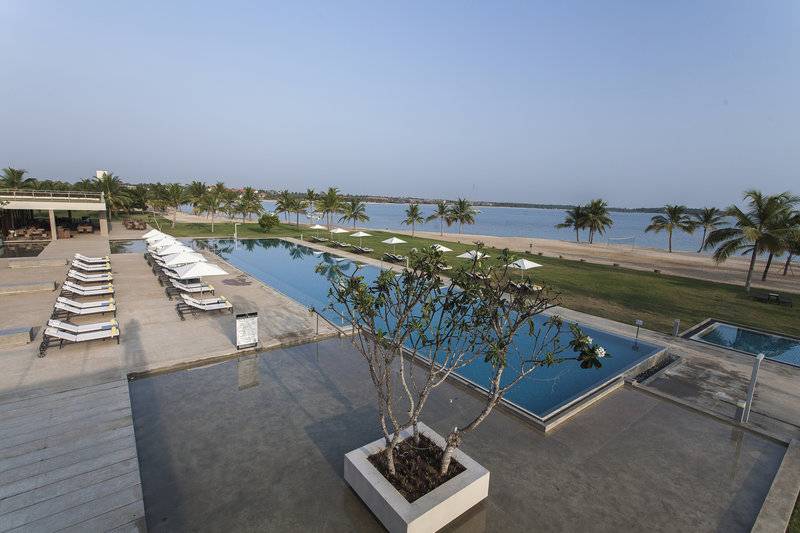 Amaya Beach Passikudah