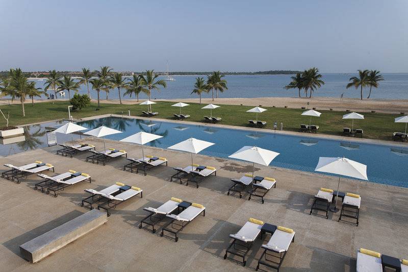 Amaya Beach Passikudah