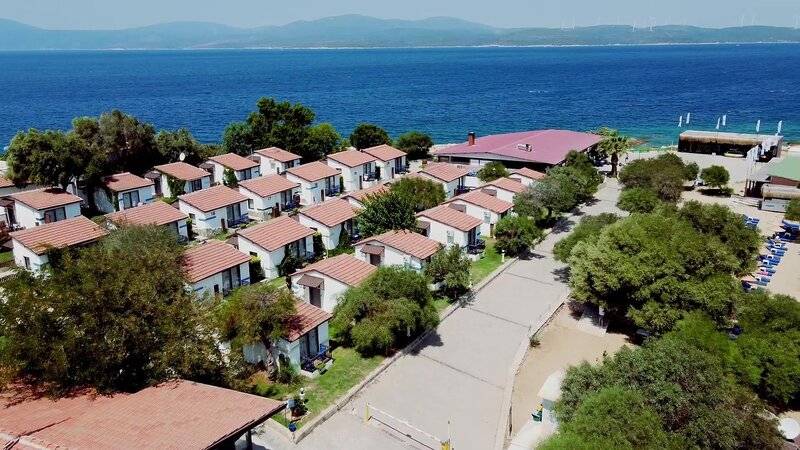 Maya Bistro Hotel Beach