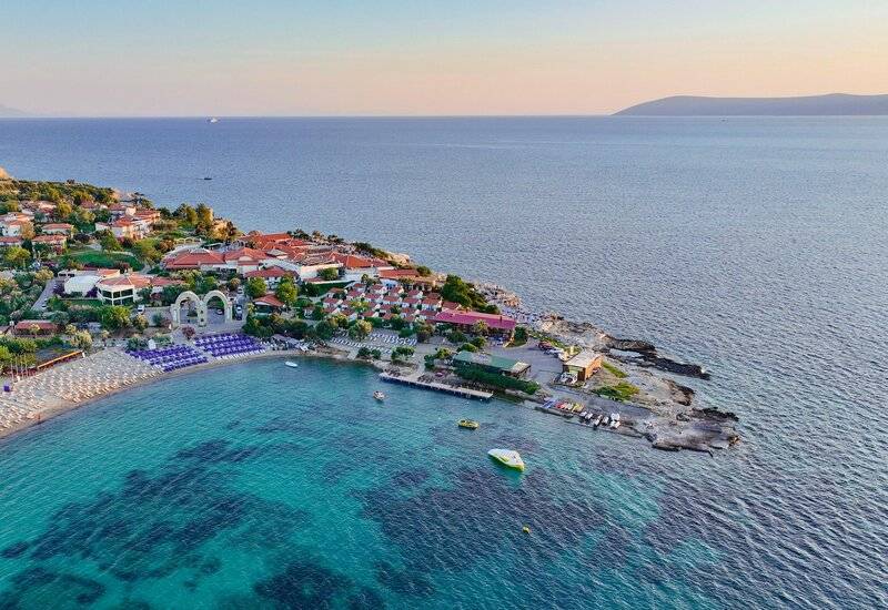 Maya Bistro Hotel Beach