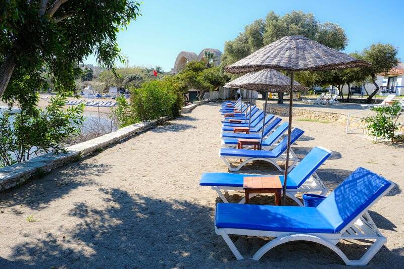 Maya Bistro Hotel Beach