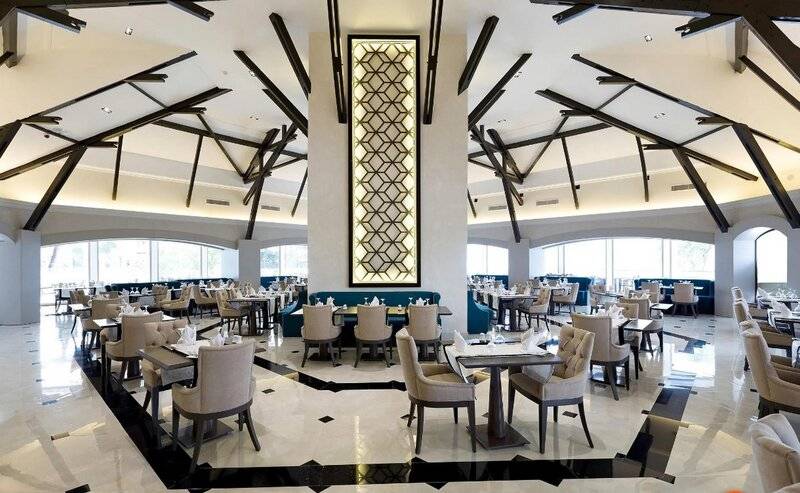 Long Beach Club Nature