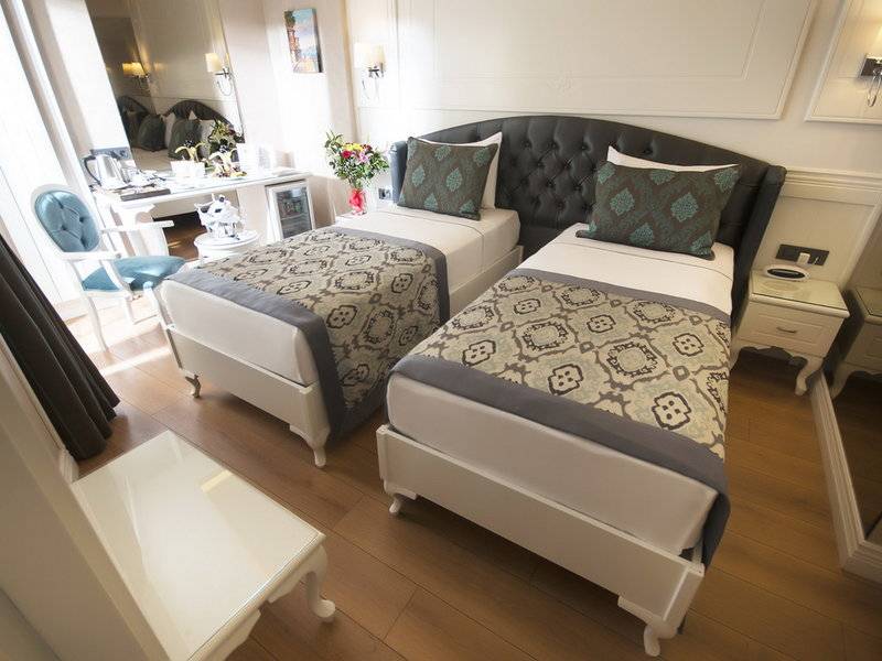 Antusa Palace Hotel & Spa