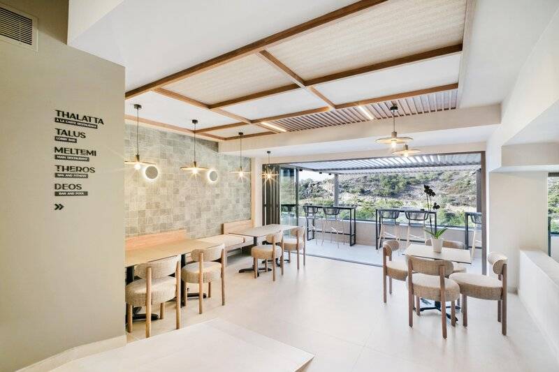 Harmony e Rock Hotel