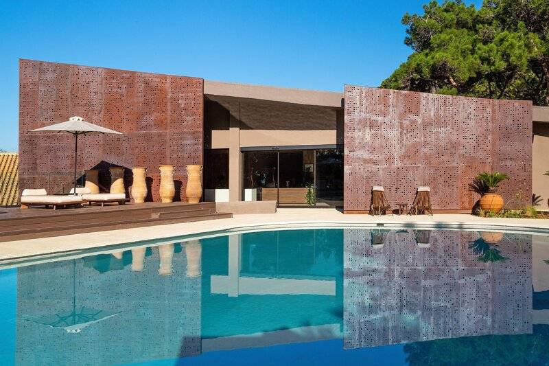 Domes of Corfu, Autograph Collection