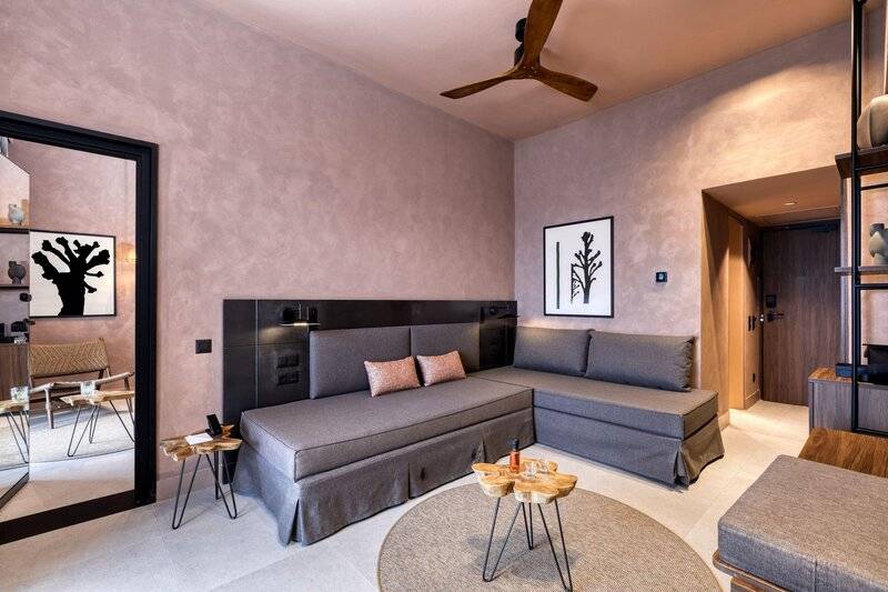 Domes of Corfu, Autograph Collection