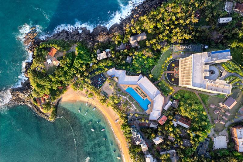 Araliya Beach Resort and Spa