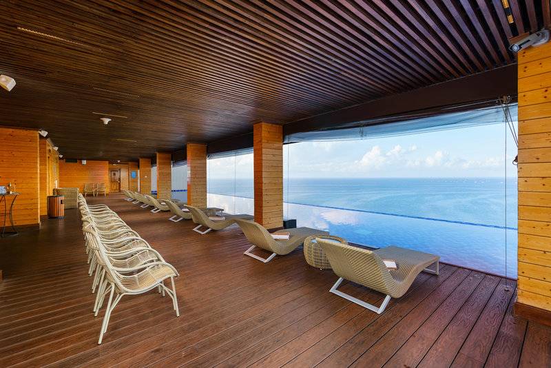 Araliya Beach Resort and Spa