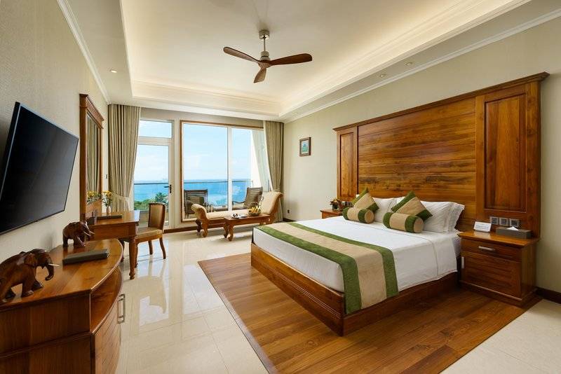 Araliya Beach Resort and Spa