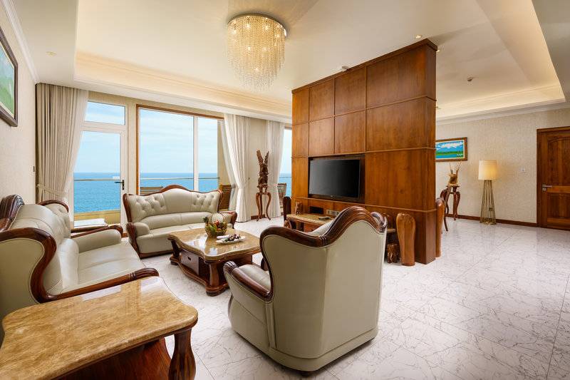 Araliya Beach Resort and Spa