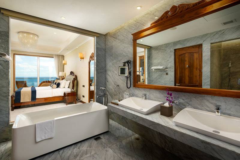 Araliya Beach Resort and Spa