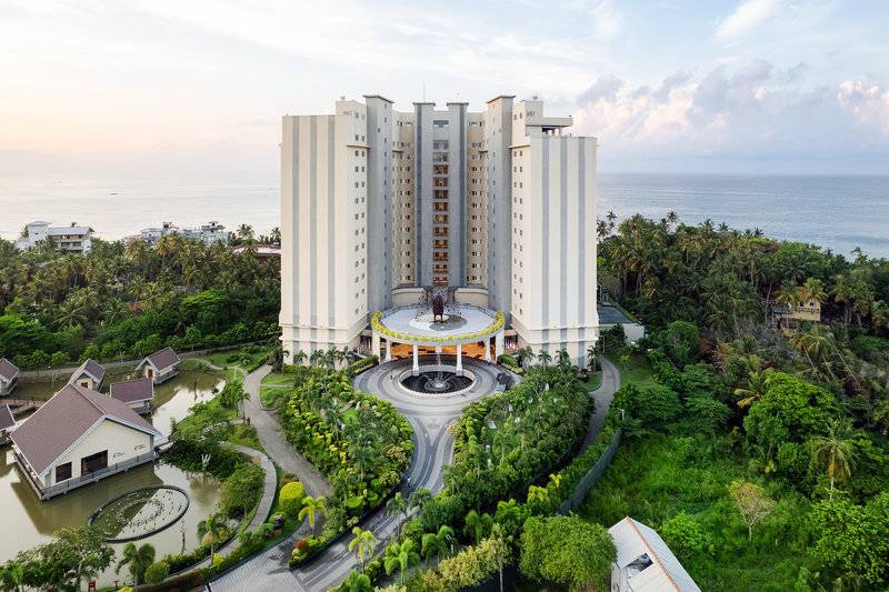 Araliya Beach Resort and Spa