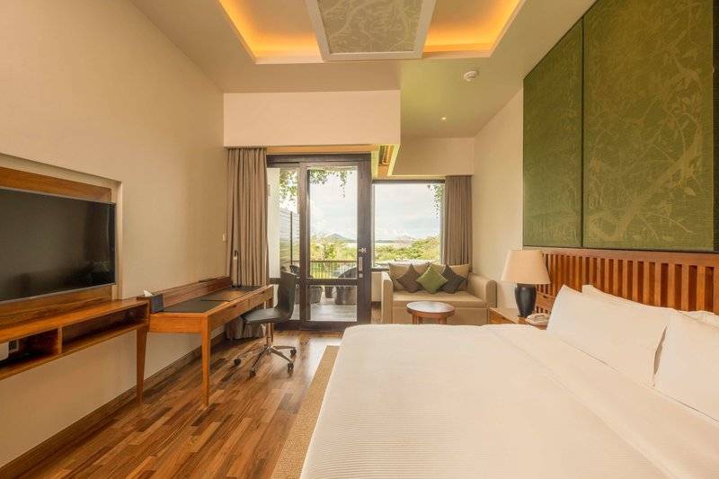 DoubleTree by Hilton Weerawila Rajawarna Resort