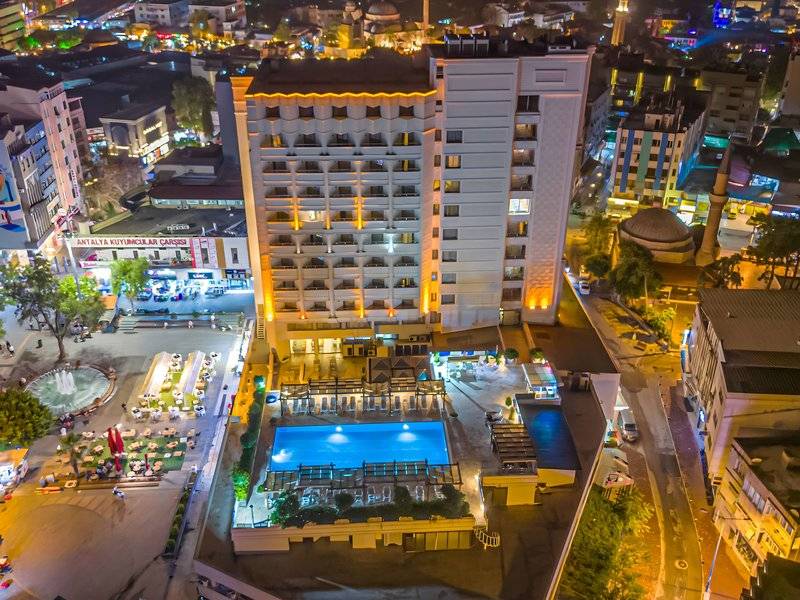 Best Western Plus Khan Hotel