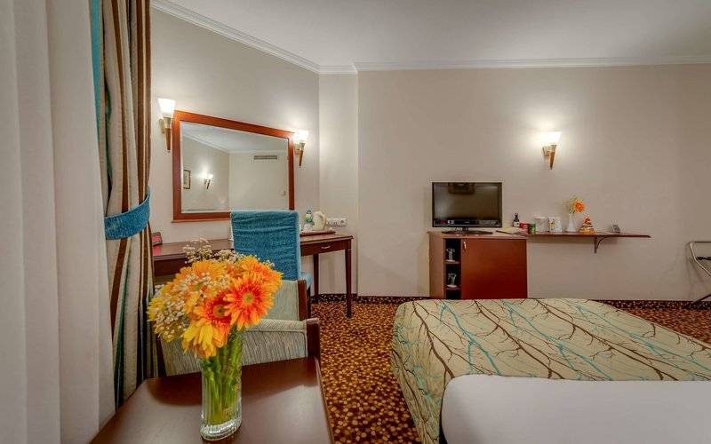 Best Western Plus Khan Hotel