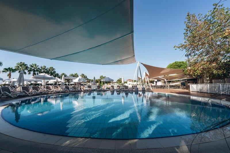 Paloma Oceana Resort