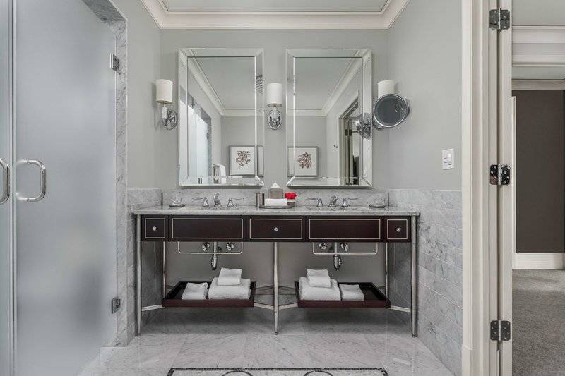 Waldorf Astoria Chicago