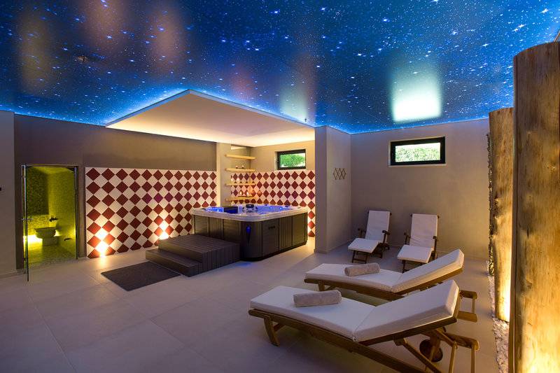 Atlantis Beach Hotel & Spa