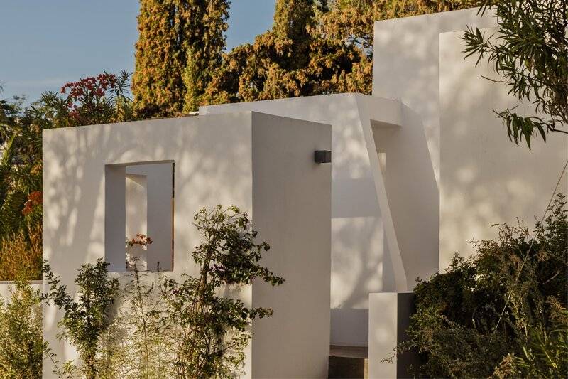 Minos Beach Art Hotel