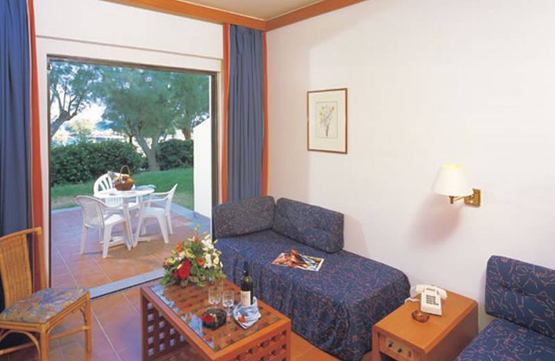 Amada Colossos Resort