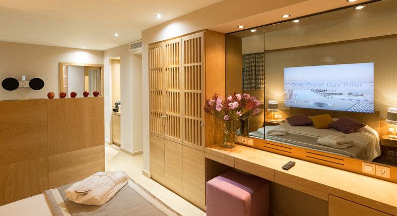 Eden Roc Resort Hotel