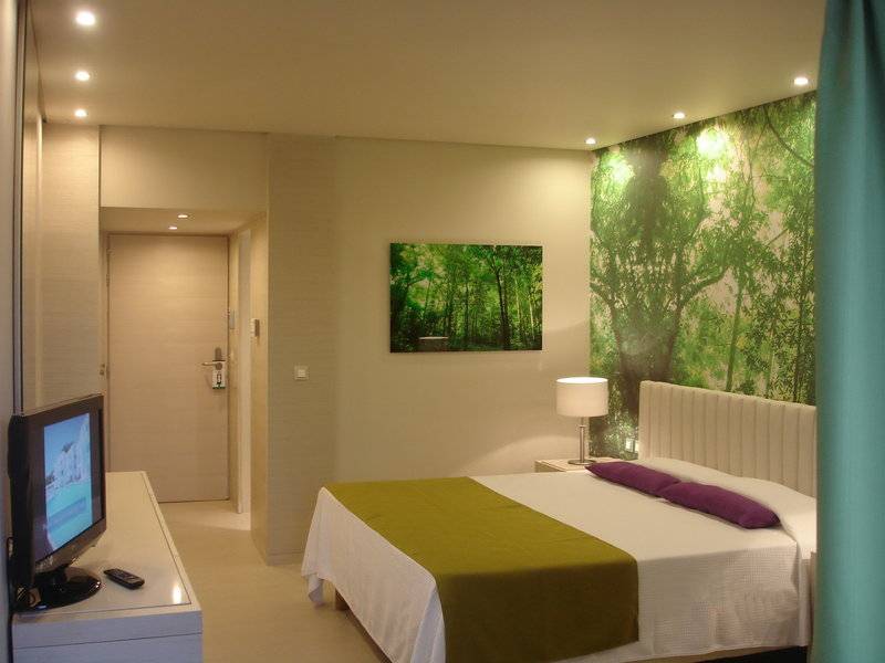 Eden Roc Resort Hotel