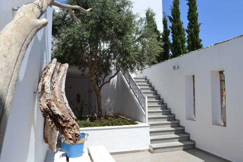 Diamond Deluxe Hotel