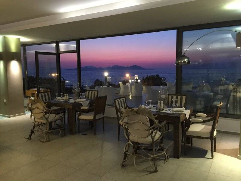 Diamond Deluxe Hotel