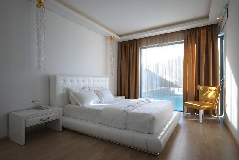 Diamond Deluxe Hotel