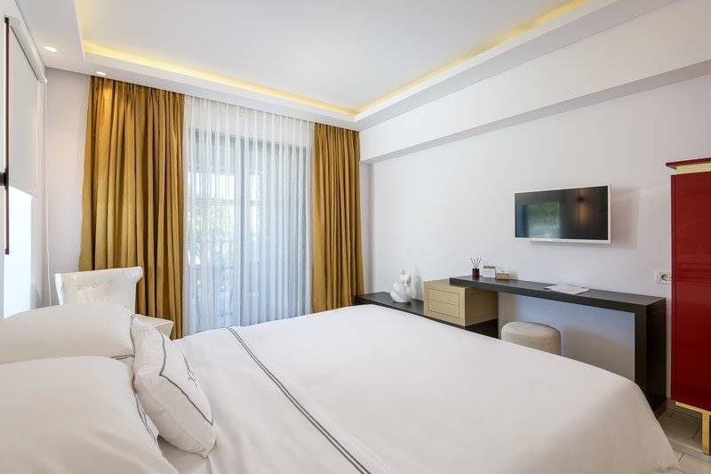 Diamond Deluxe Hotel