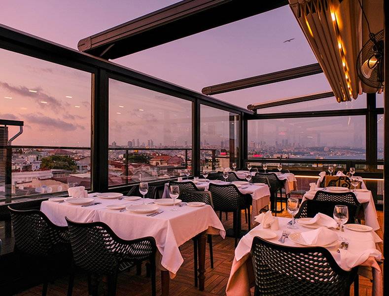 Sura Design Hotel & Suites