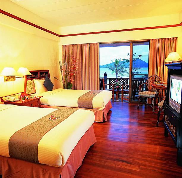 Seaview Patong Hotel