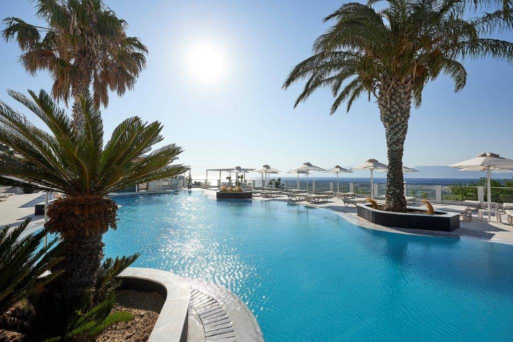 Dimitra Beach Hotel & Suites