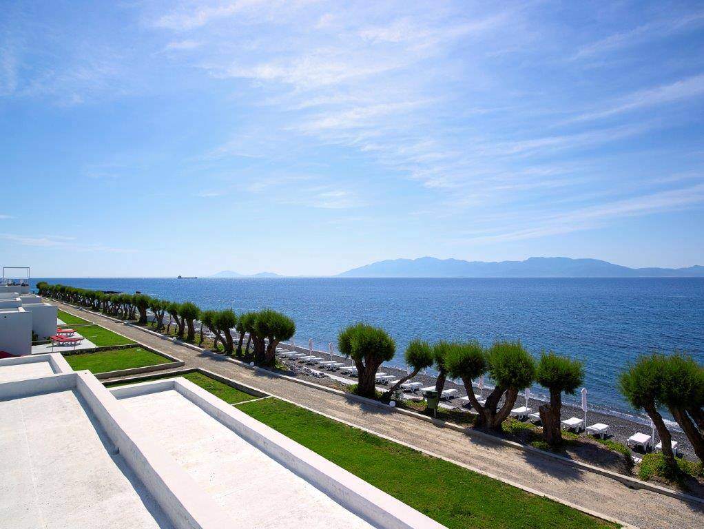 Dimitra Beach Hotel & Suites