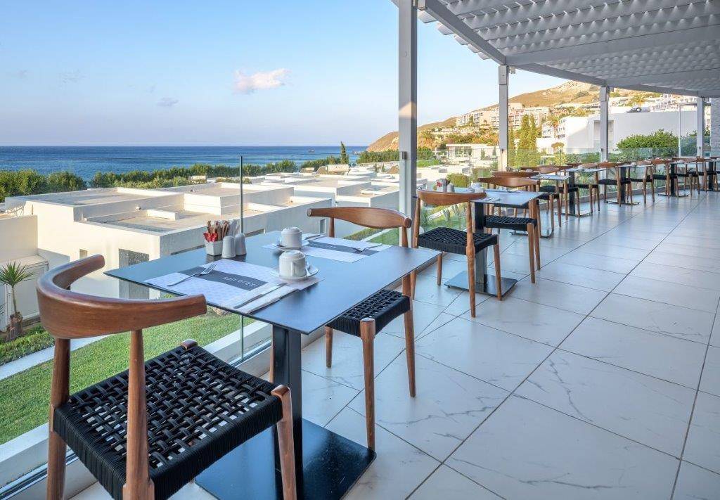Dimitra Beach Hotel & Suites