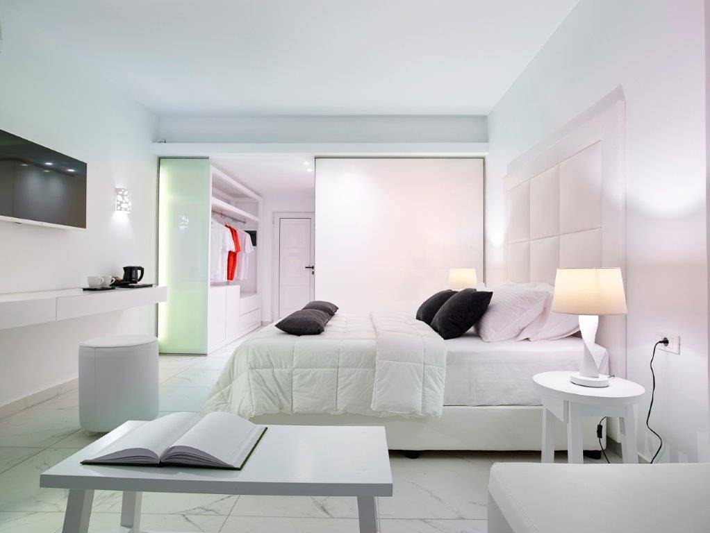 Dimitra Beach Hotel & Suites