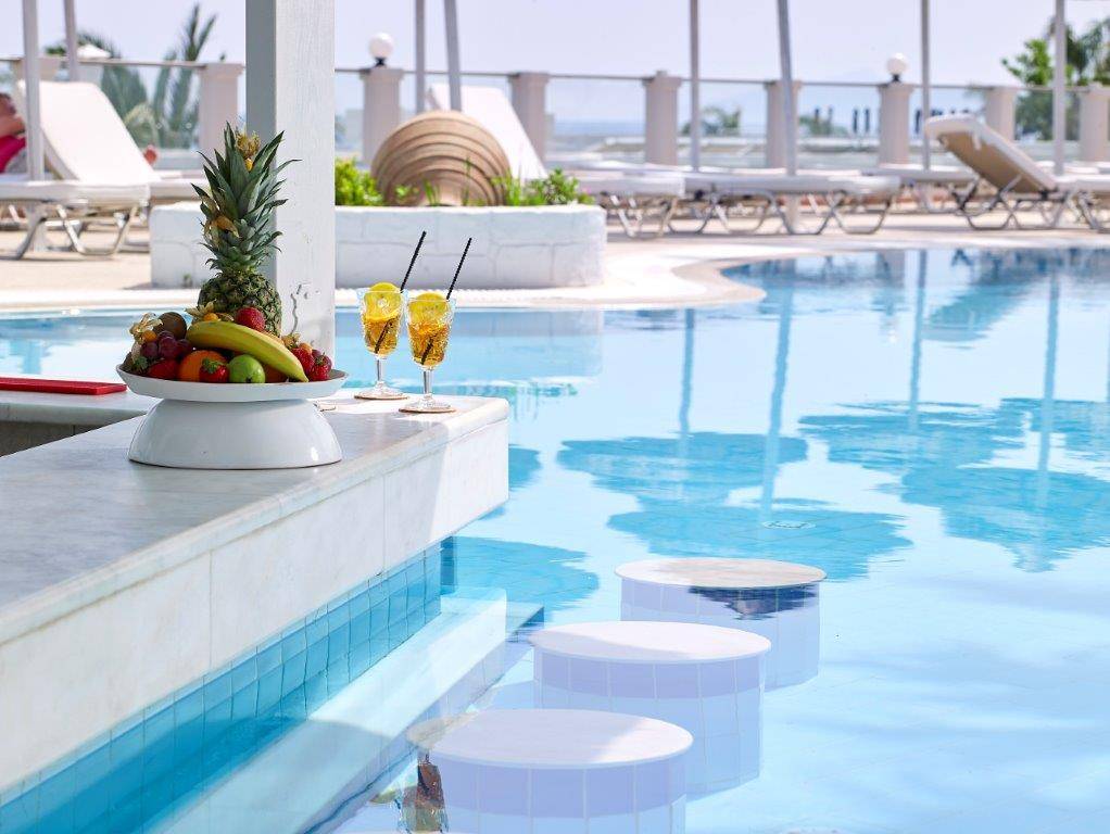 Dimitra Beach Hotel & Suites