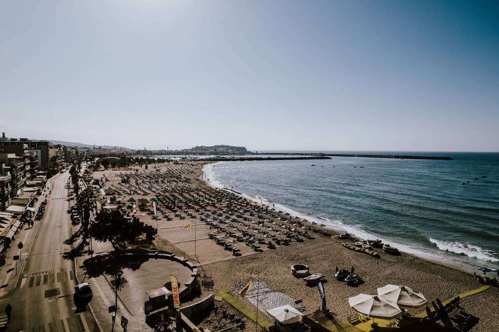 Palm Beach Hotel Apartments