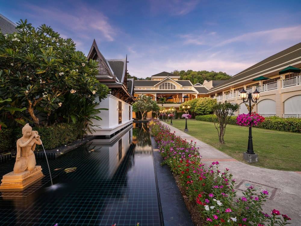 Sofitel Krabi Phokeethra Golf & Spa Resort Hotel