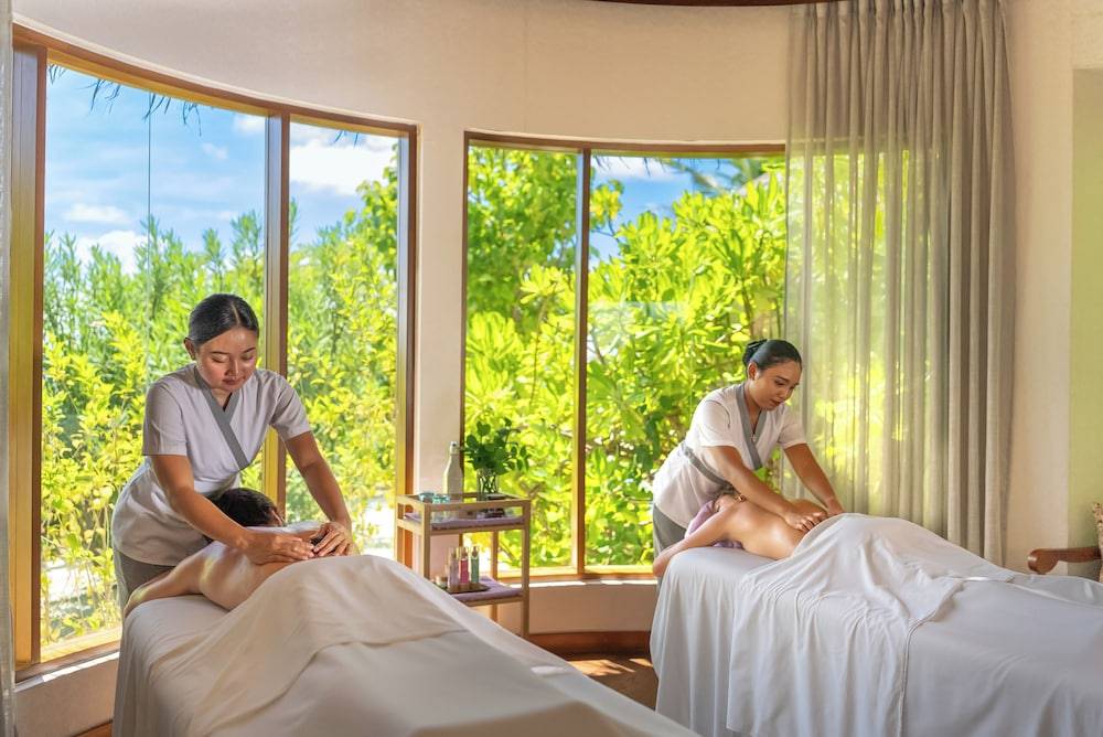 OBLU SELECT at Sangeli