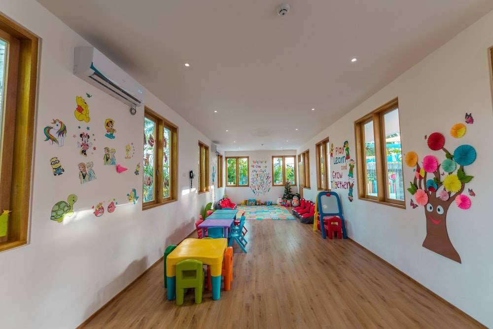 OBLU SELECT at Sangeli