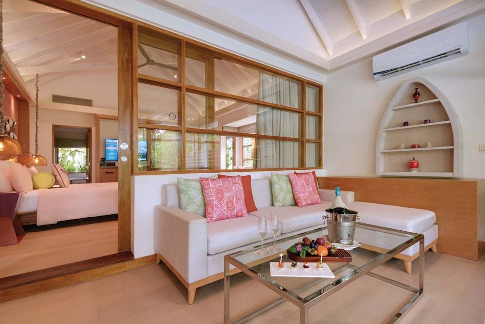 OBLU SELECT at Sangeli