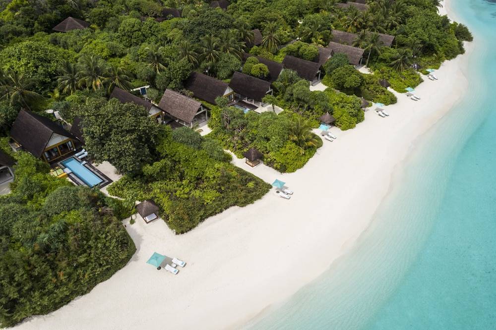 Four Seasons Resort Maldives at Landaa Giraavaru