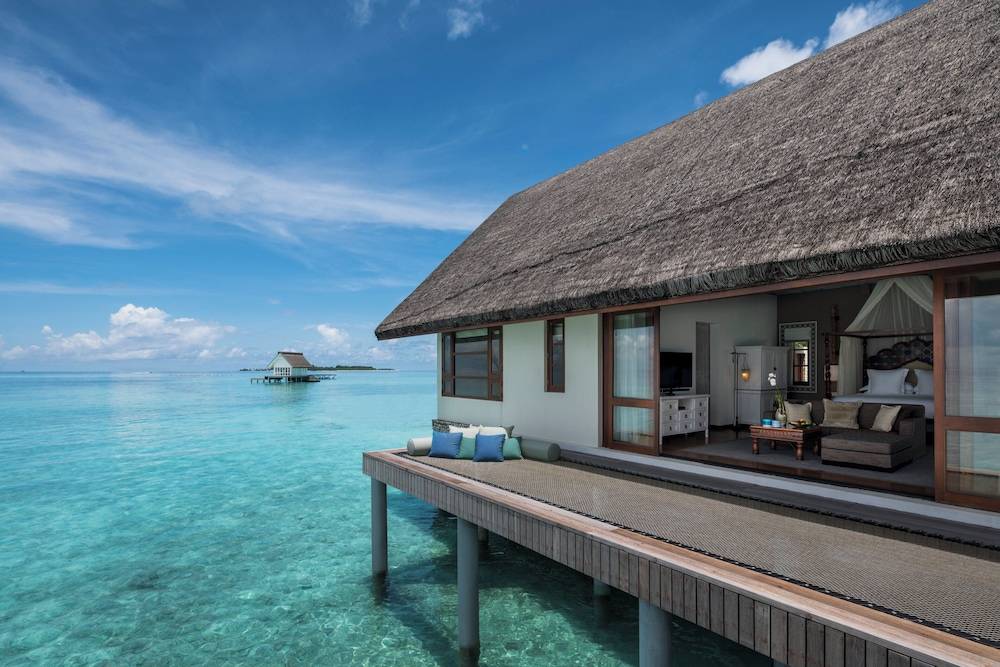 Four Seasons Resort Maldives at Landaa Giraavaru