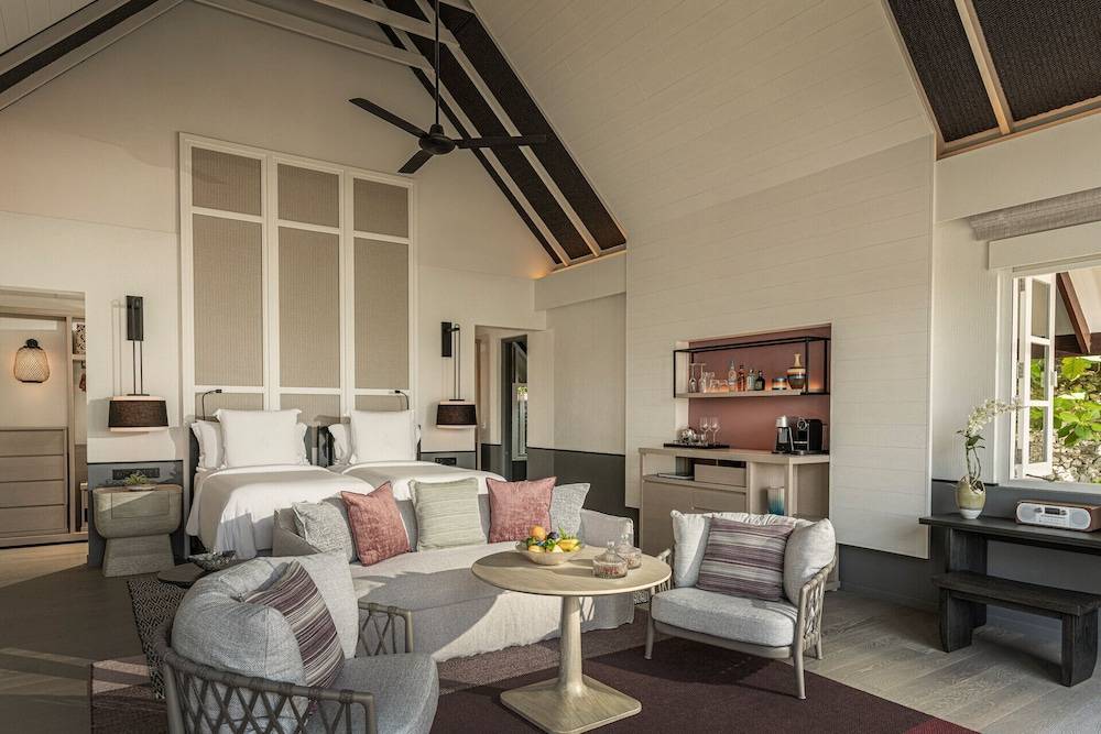 Four Seasons Resort Maldives at Landaa Giraavaru
