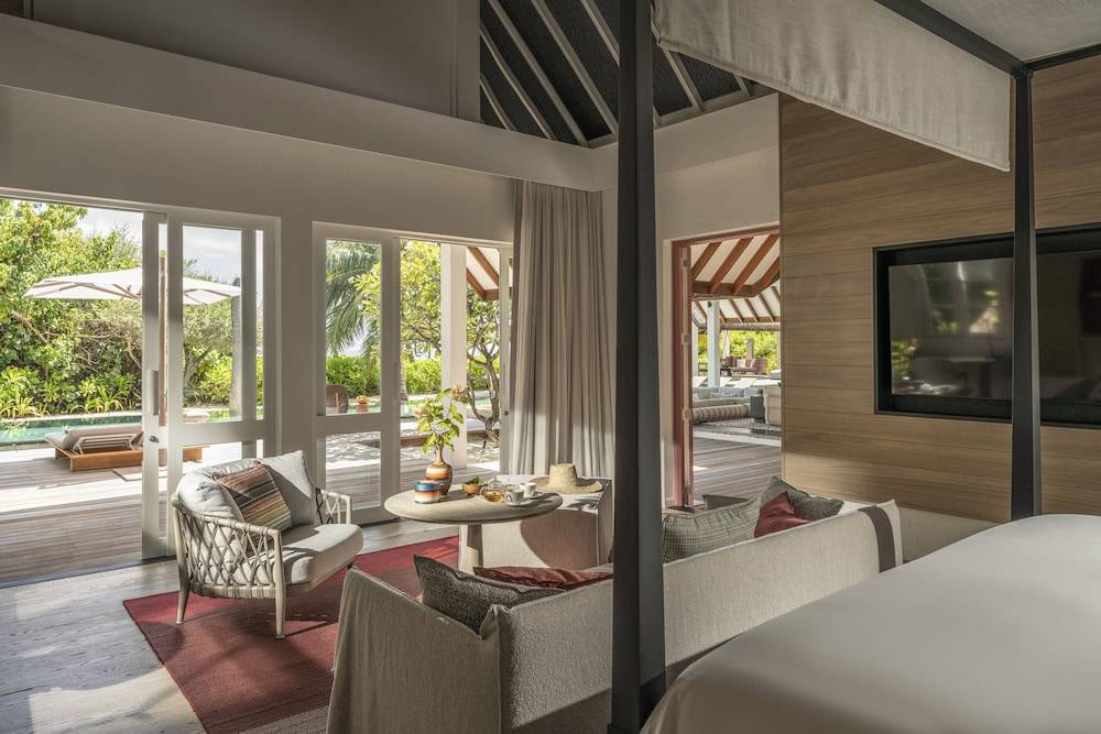 Four Seasons Resort Maldives at Landaa Giraavaru