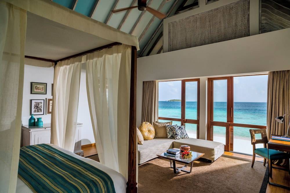 Four Seasons Resort Maldives at Landaa Giraavaru