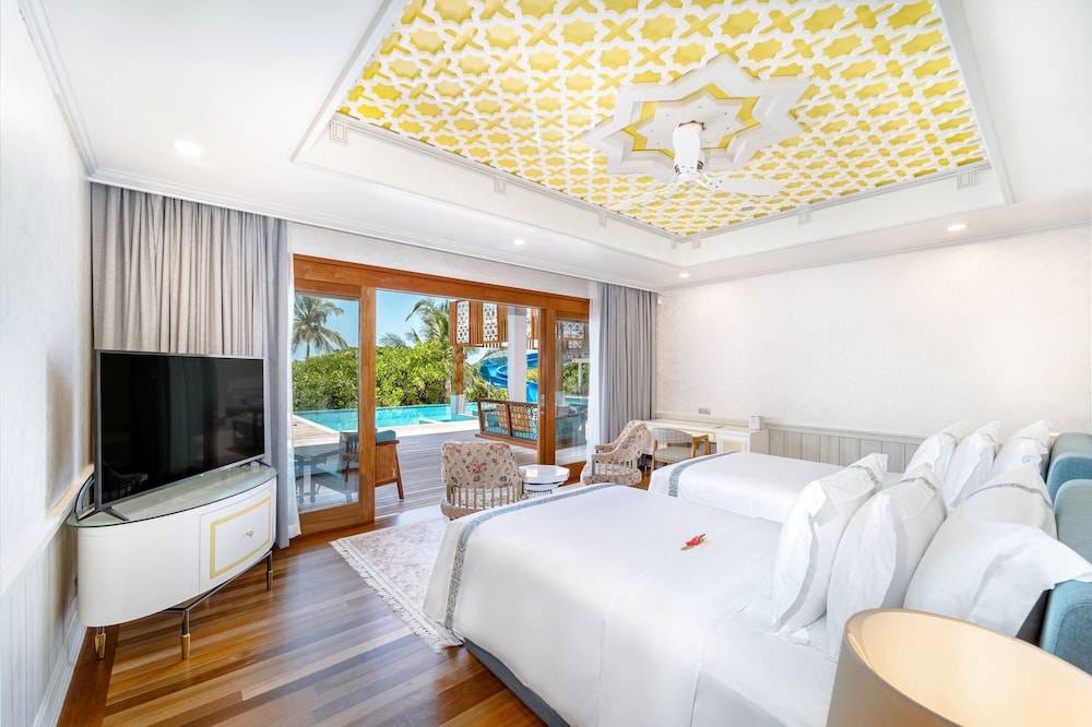 Hideaway Beach Resort & Spa